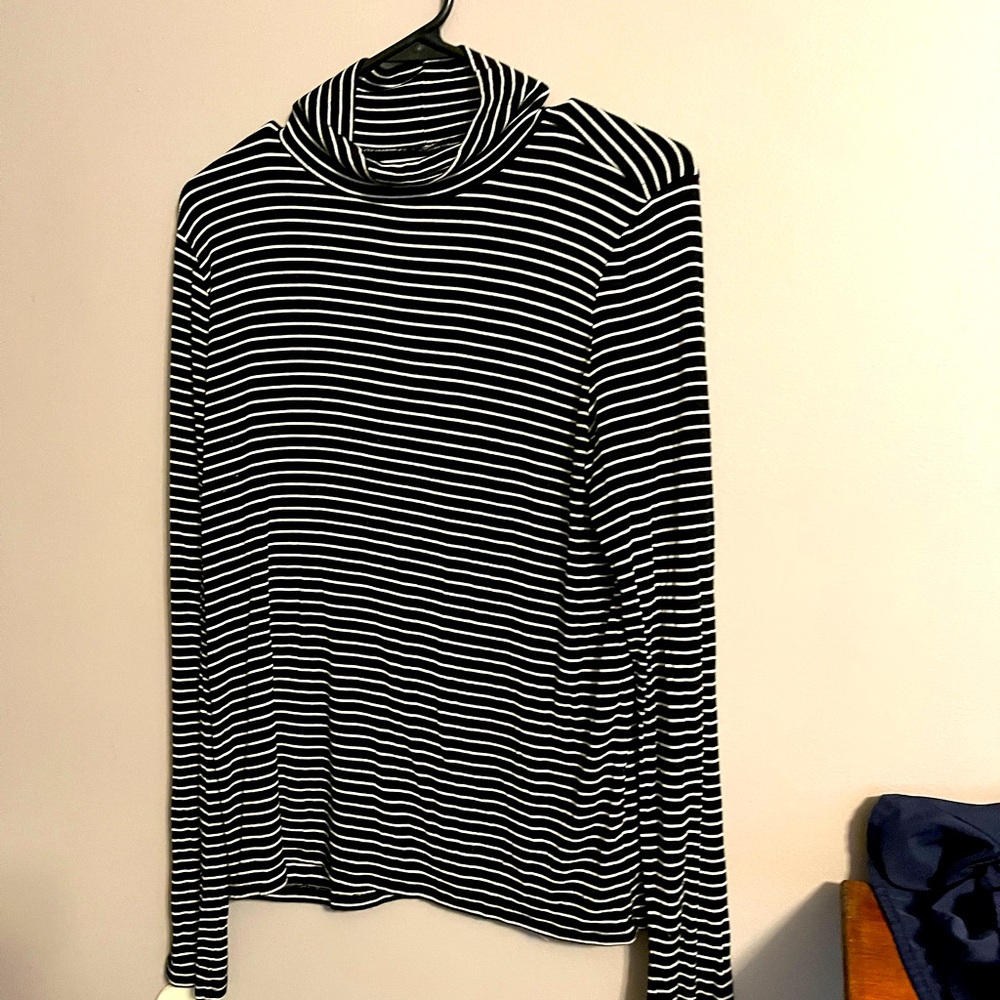 Large Women’s - Tunic -Size Large- American Eagle - Like new